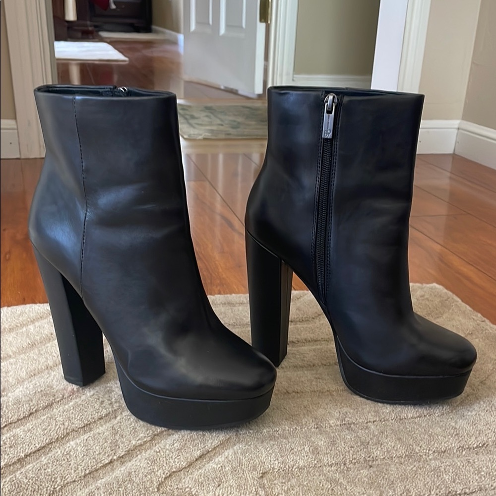 Jessica Simpson Black Leather Ankle Boots